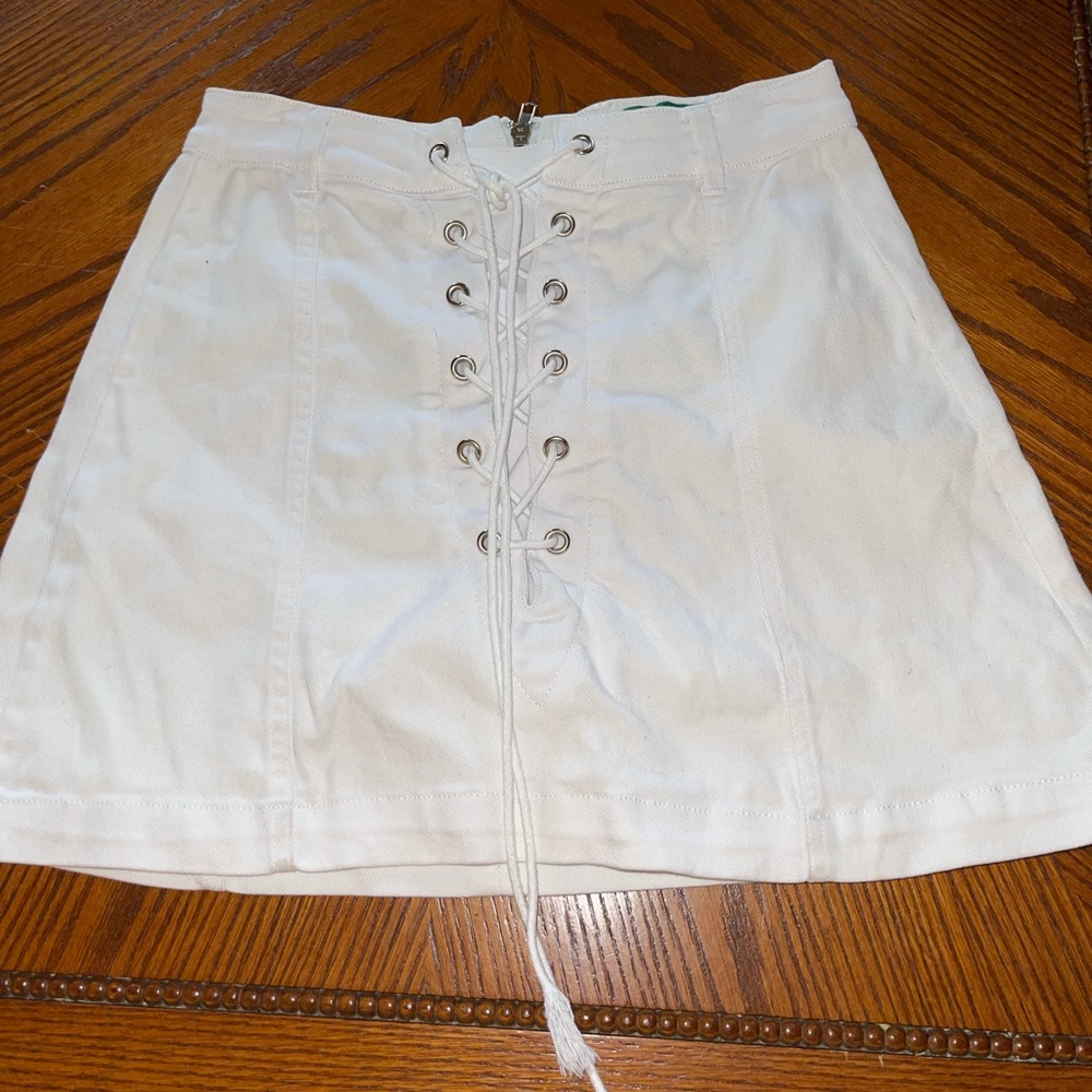 White denim skirt